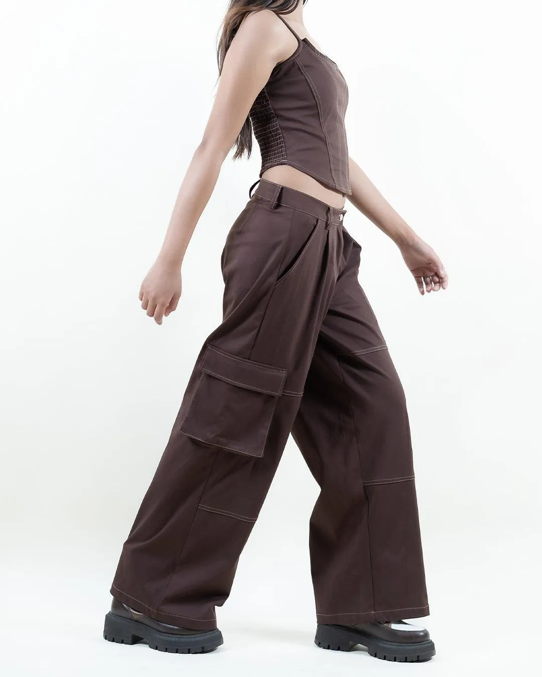 Autumn Trend Corset Style Crop Top & Y2K Baggy Fit Women Cargo In Chocolate Brown