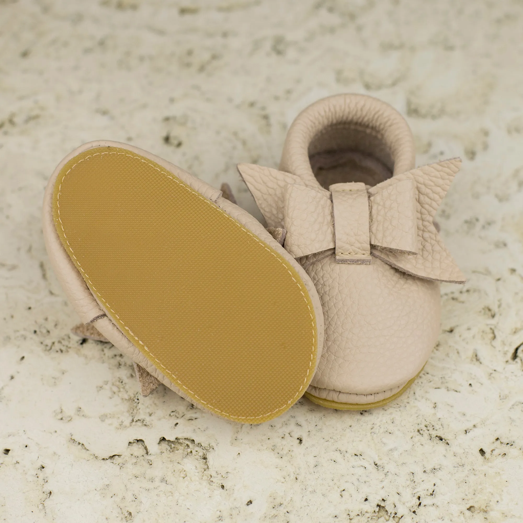 Baby girl shoes with bow