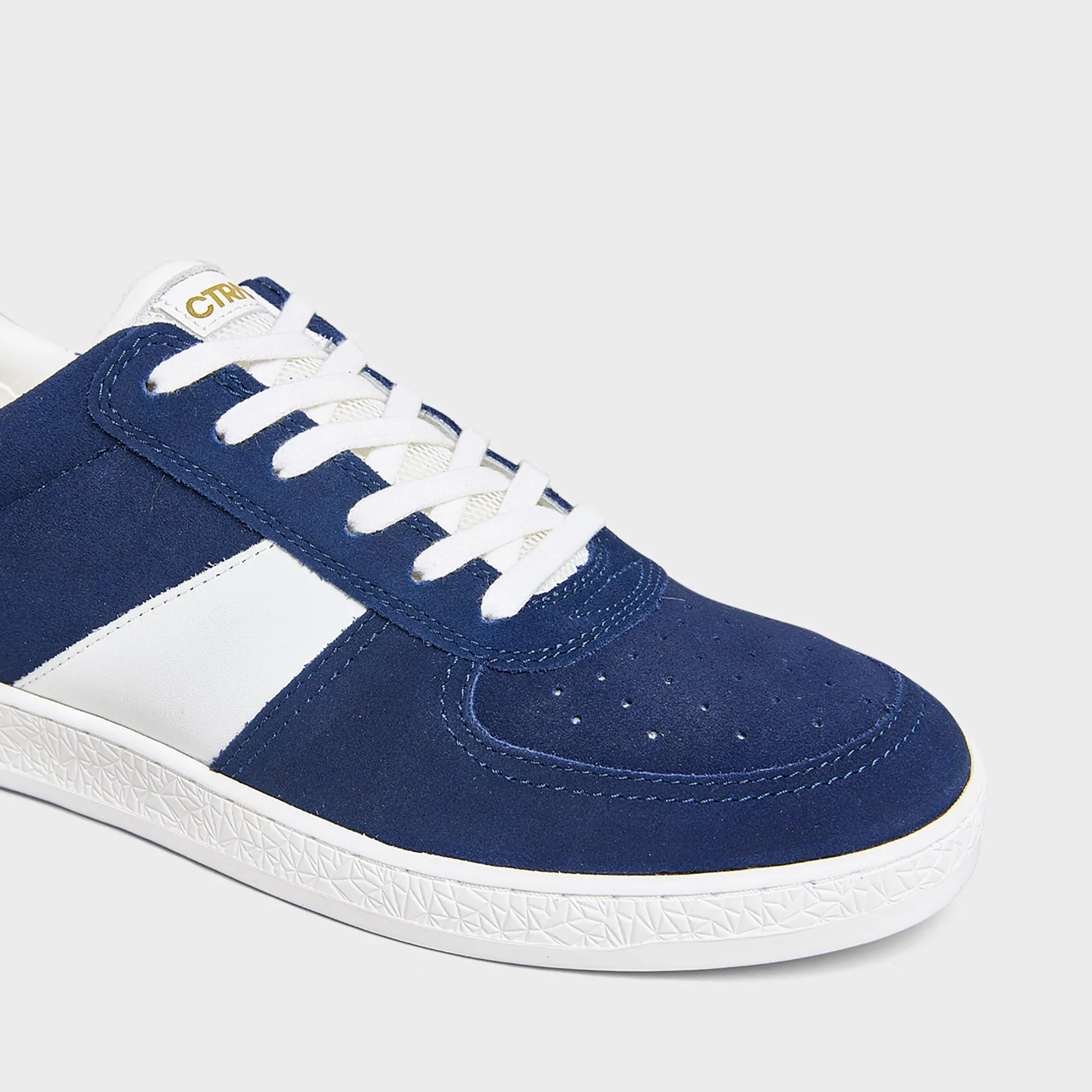 Geode Manifest Sneaker in Navy/Suede