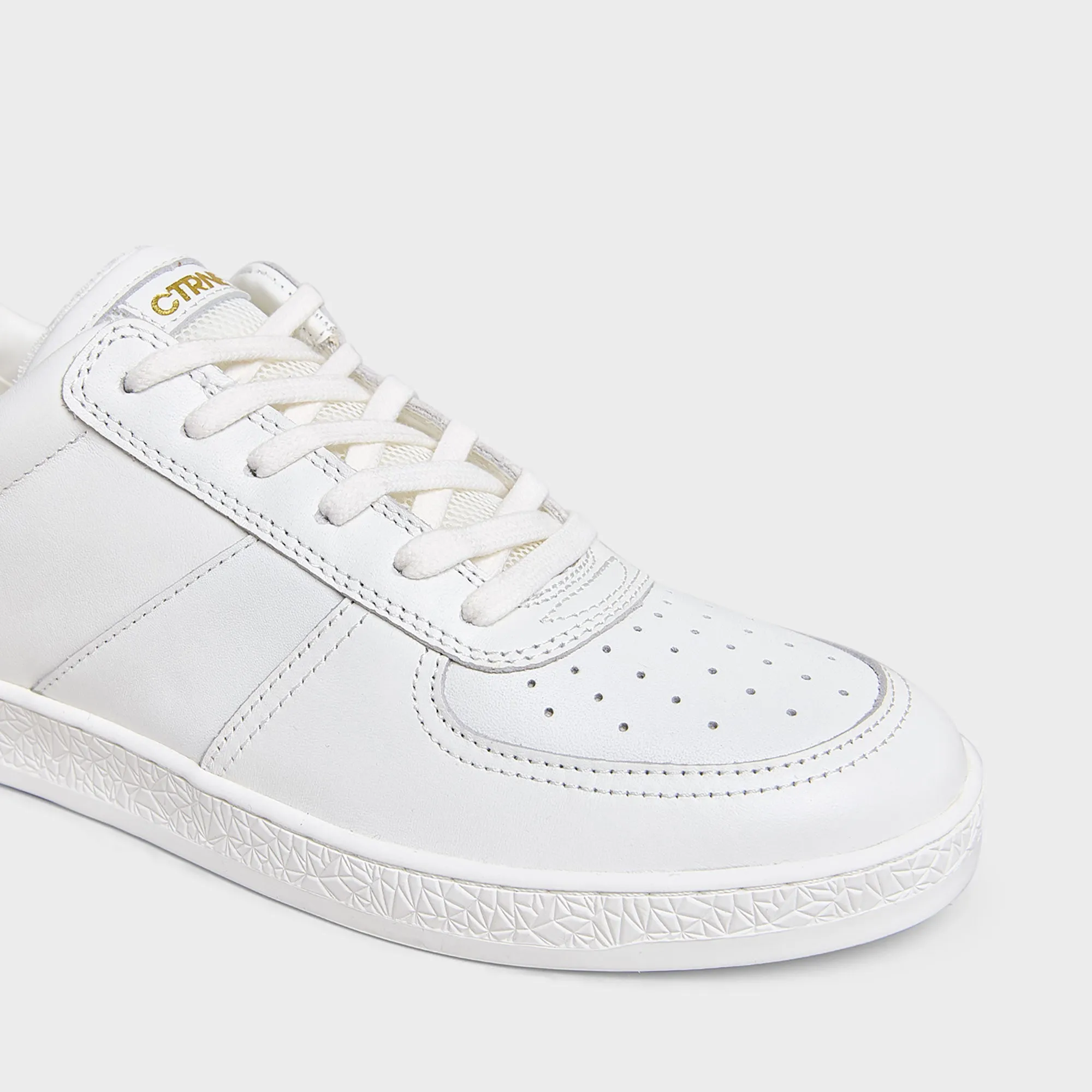 Geode Manifest Sneaker in White/Leather