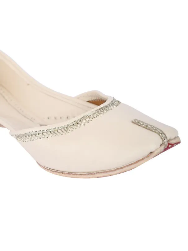 Happy Creme - Off White Leather Casual Juttis
