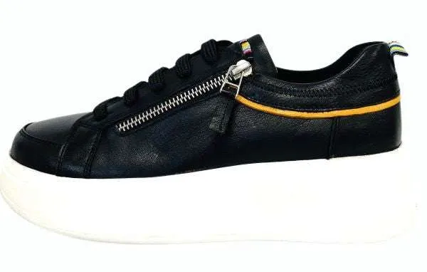 Karen Koo 242335BLK- Trainer