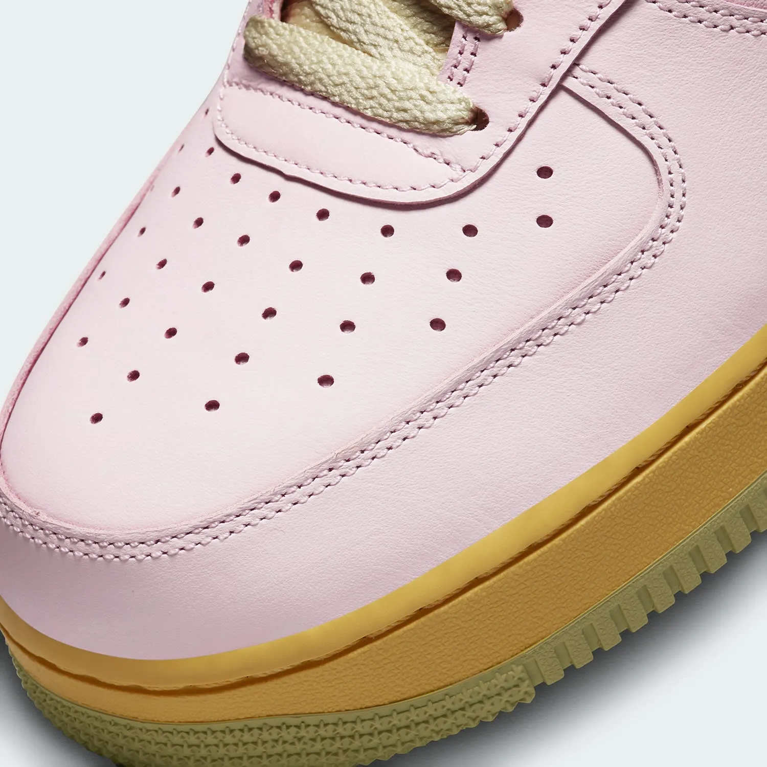 Nike Men's Air Force 1 '07 DX2667 600