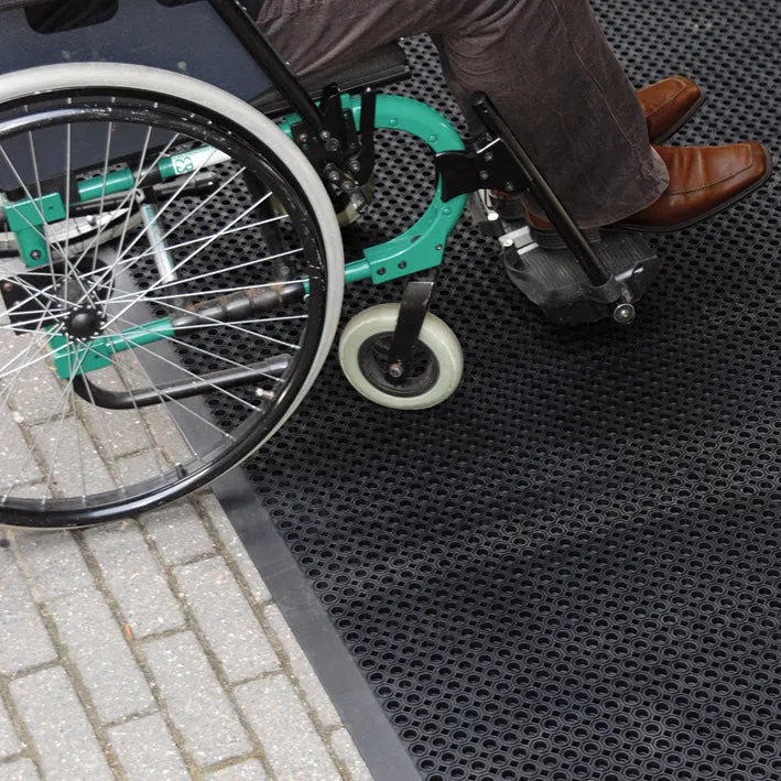 Oct-O-Flex Bevelled™ Outdoor Entrance Mat
