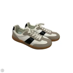 Shoes Sneakers By Clothes Mentor In Cream & White, Size: 7.5