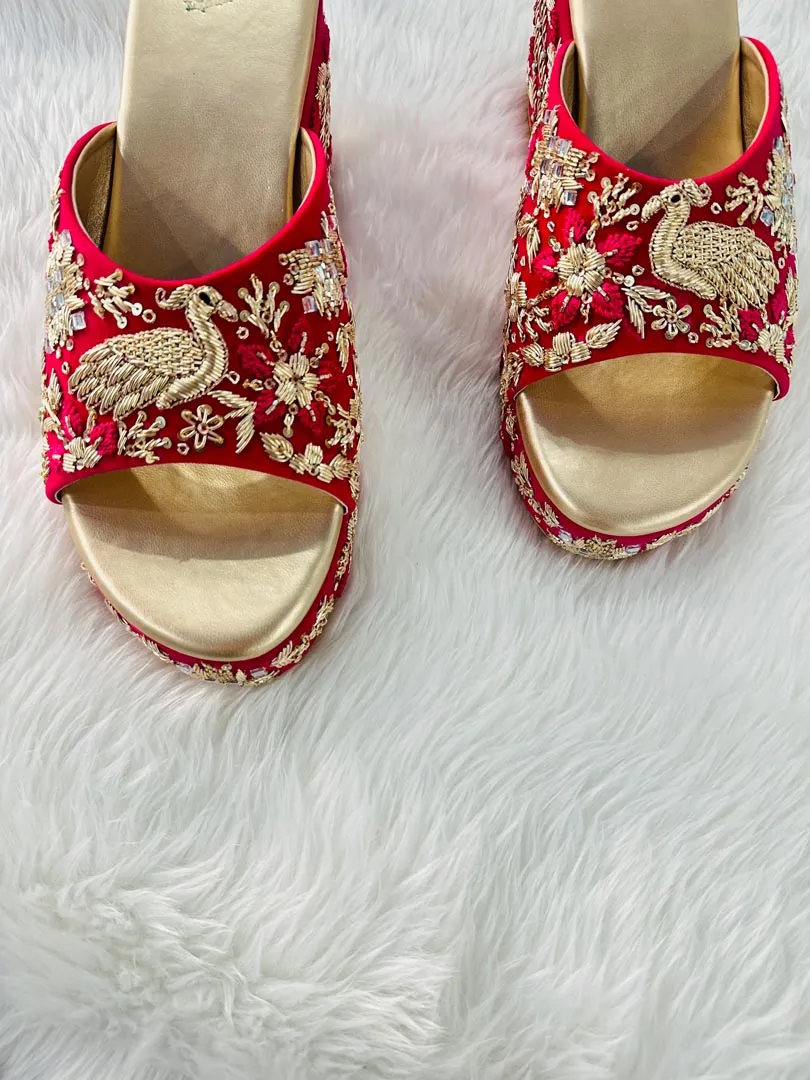 Trini rekha mayura (Wedges)