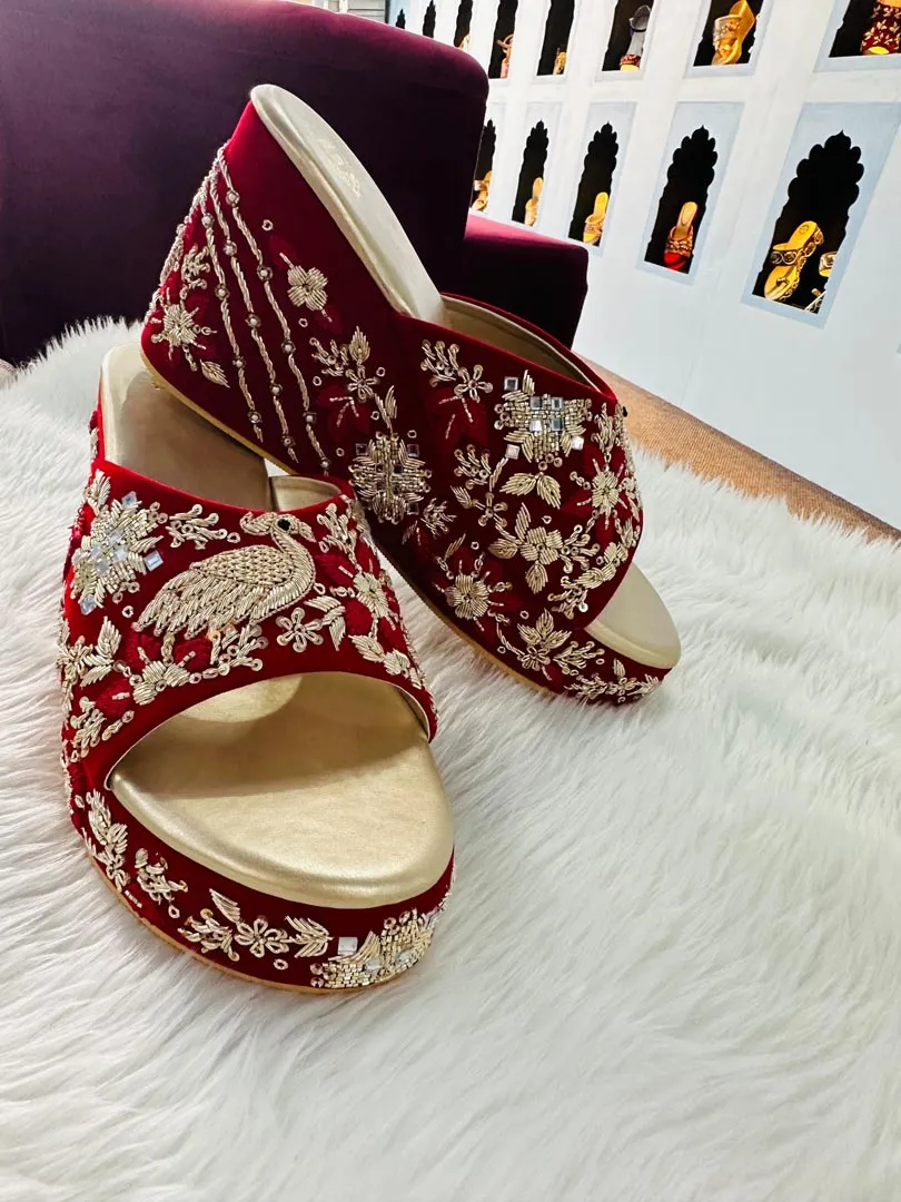 Trini rekha mayura (Wedges)