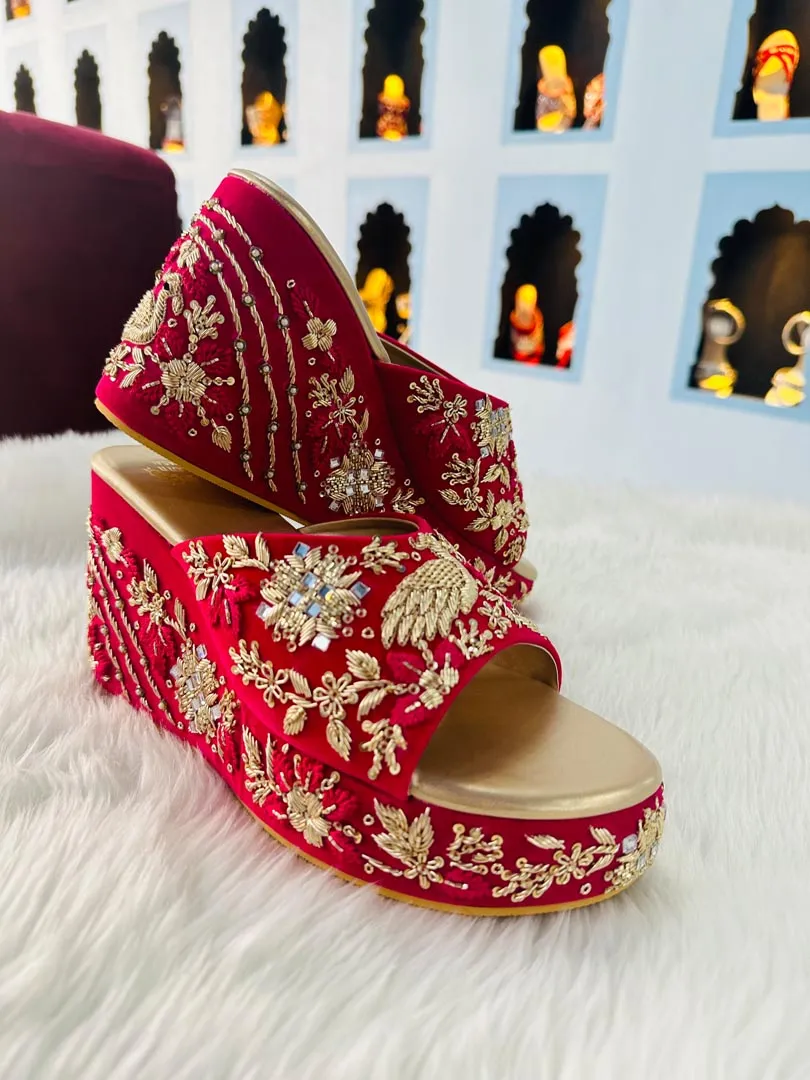 Trini rekha mayura (Wedges)