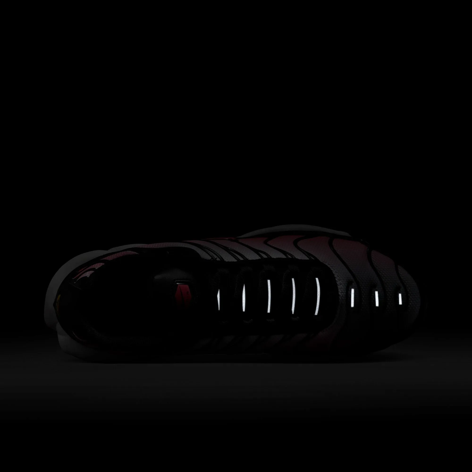 WMNS Nike Air Max Plus Hot Punch